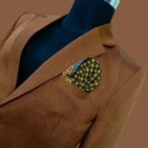 Veste clasique deux boutons terracotta avec pochette assortie